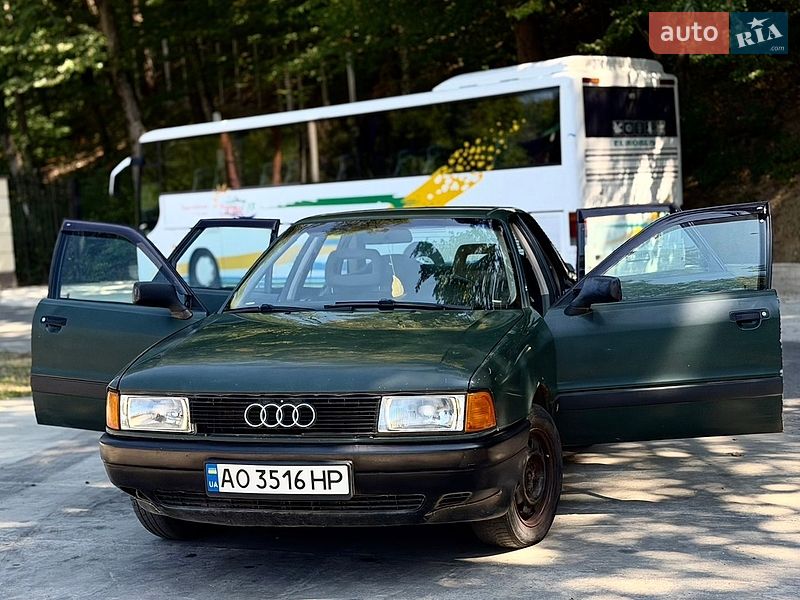 Седан Audi 80 1990 в Тячеве