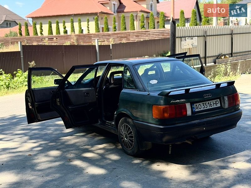 Седан Audi 80 1990 в Тячеве