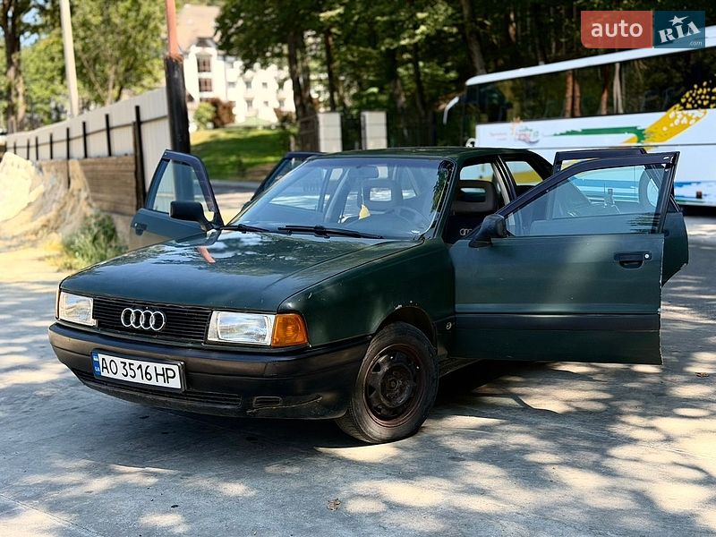 Седан Audi 80 1990 в Тячеве