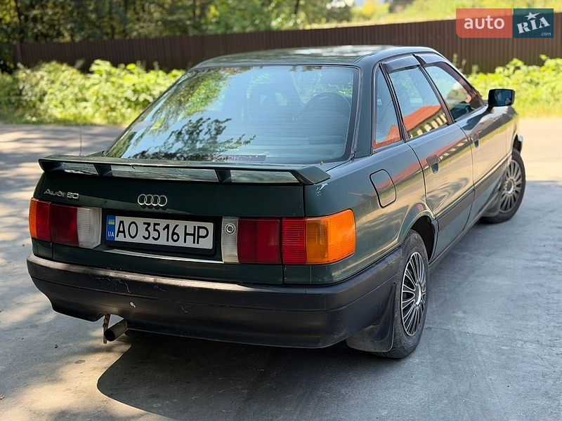 Седан Audi 80 1990 в Тячеве