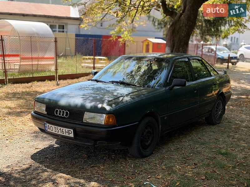 Седан Audi 80 1990 в Тячеве