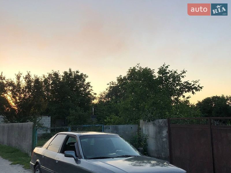 Седан Audi 80 1988 в Обухові