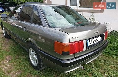 Седан Audi 80 1987 в Косові