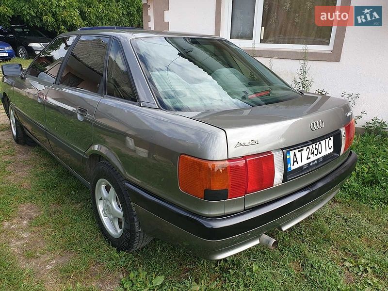 Седан Audi 80 1987 в Косові