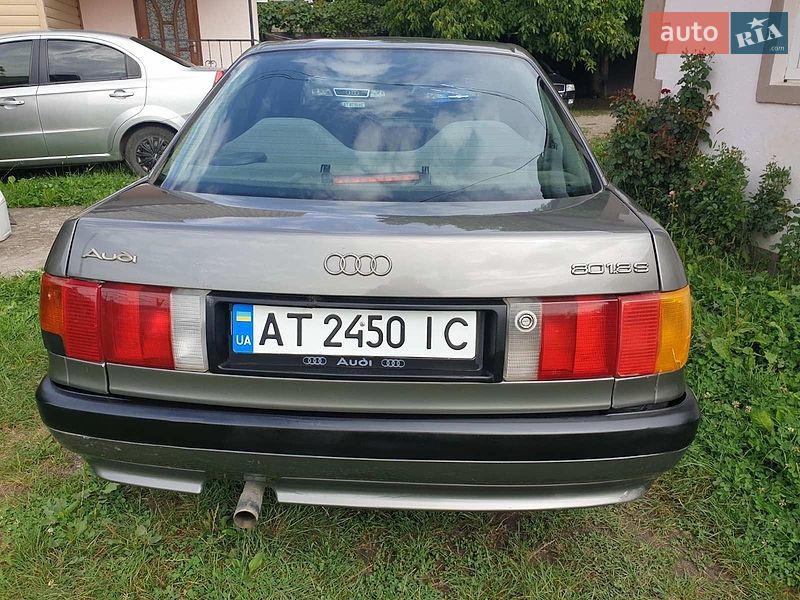 Седан Audi 80 1987 в Косові