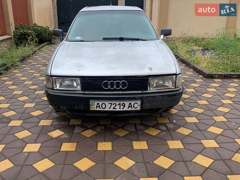 Седан Audi 80 1987 в Виноградові