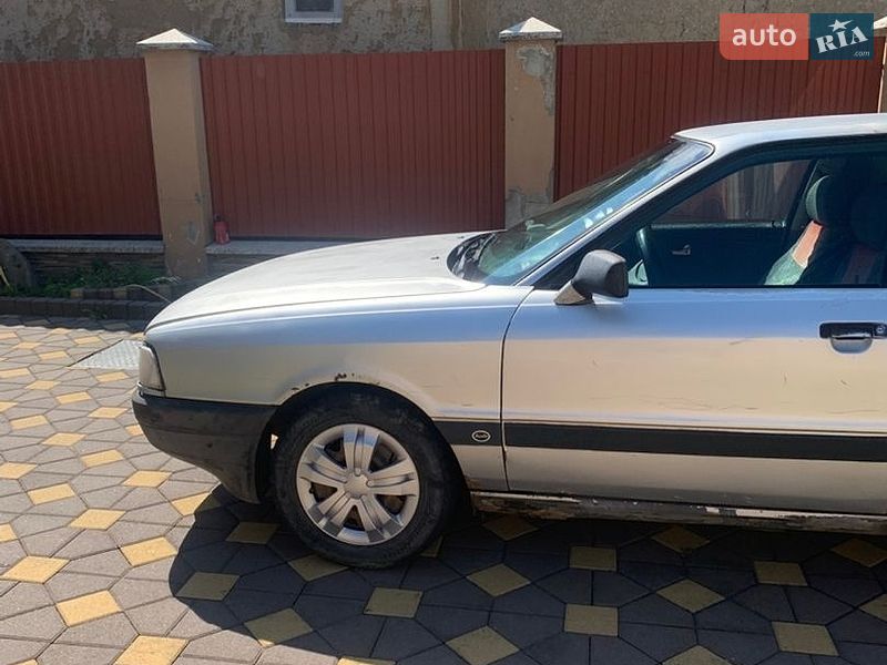 Седан Audi 80 1987 в Виноградові