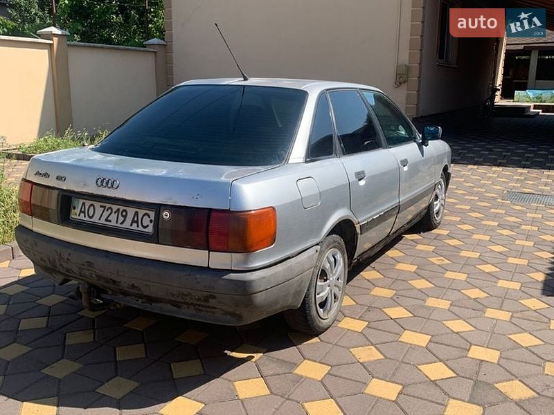 Седан Audi 80 1987 в Виноградові