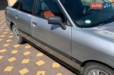 Седан Audi 80 1987 в Виноградові