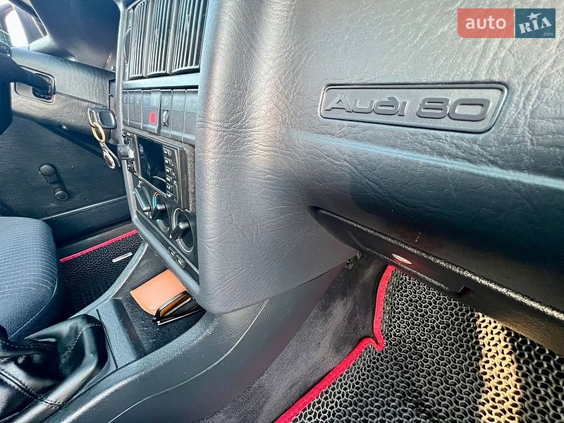 Седан Audi 80 1994 в Житомире