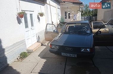 Седан Audi 80 1982 в Берегово