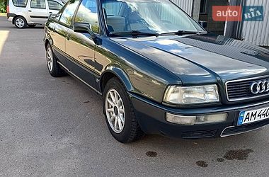 Седан Audi 80 1993 в Коростене