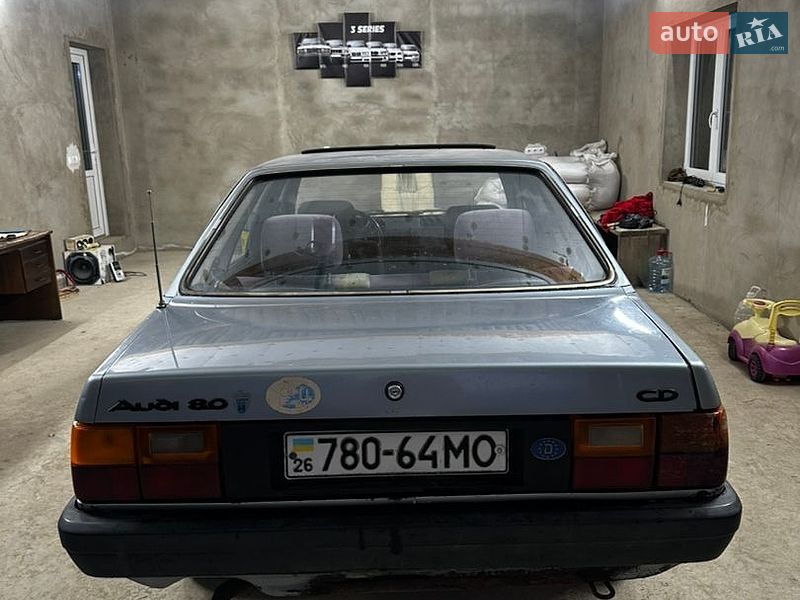 Седан Audi 80 1985 в Глыбокой