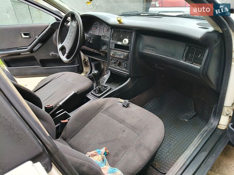Седан Audi 80 1987 в Ромнах