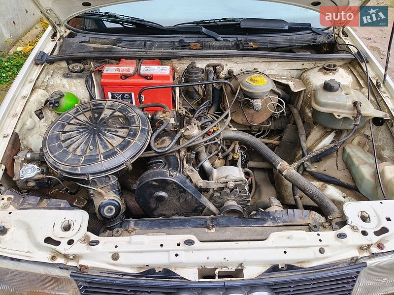Седан Audi 80 1987 в Ромнах