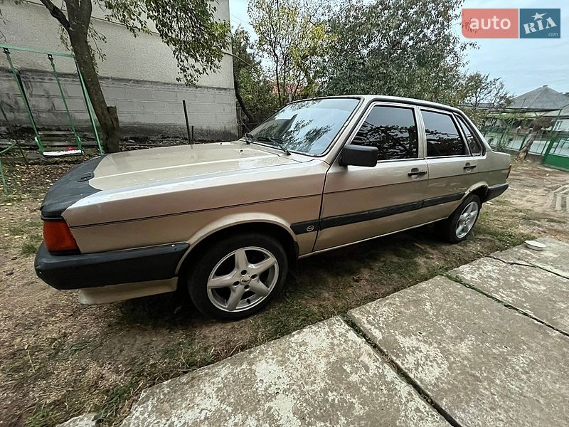 Седан Audi 80 1986 в Виноградове
