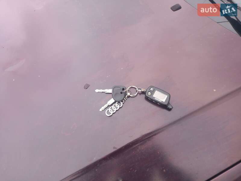 Седан Audi 90 1988 в Кореці