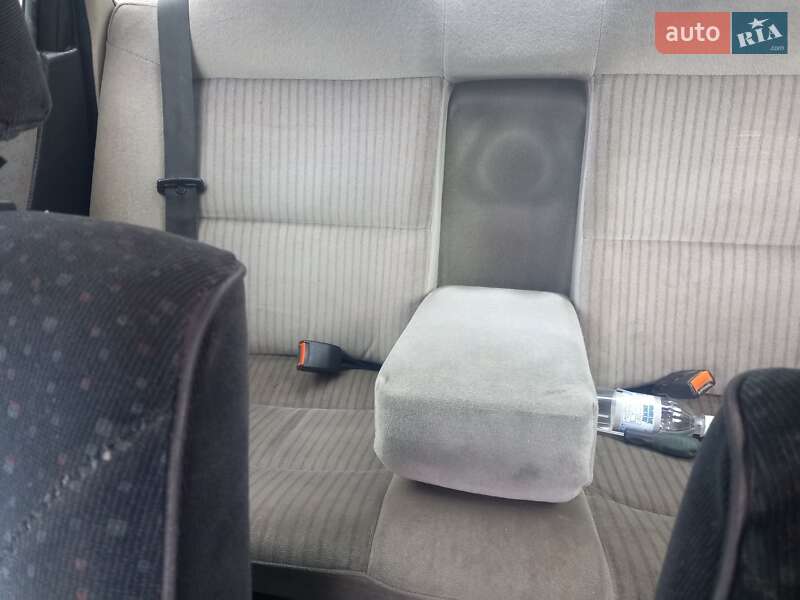 Седан Audi 90 1988 в Кореці