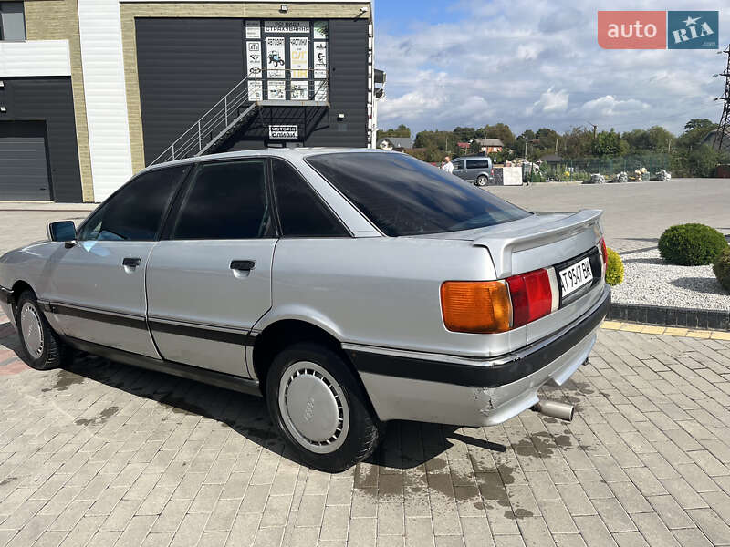 Седан Audi 90 1988 в Городенці
