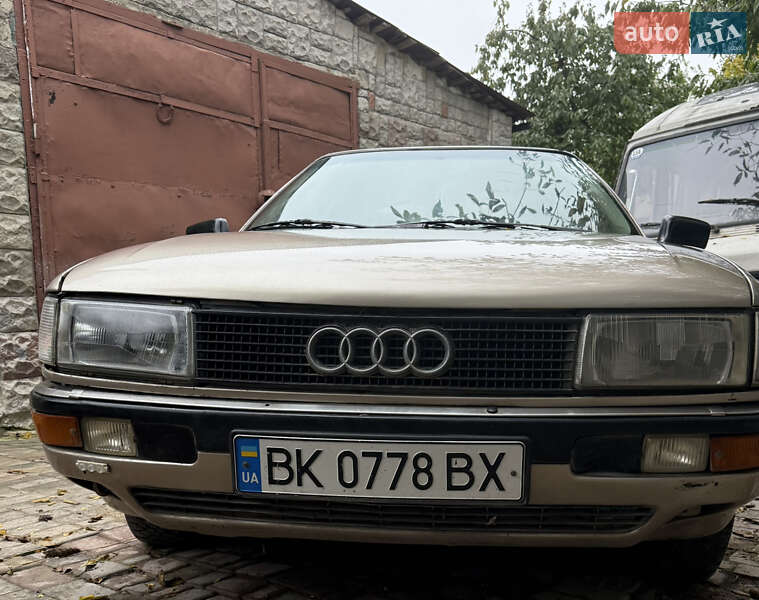Седан Audi 90 1988 в Ровно