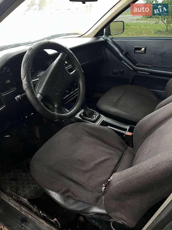 Седан Audi 90 1988 в Корце