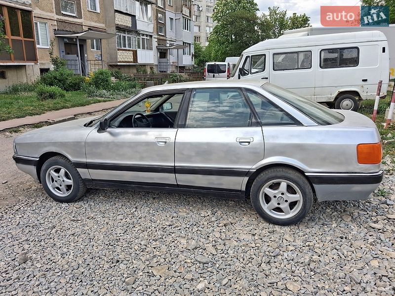 Седан Audi 90 1989 в Калуші