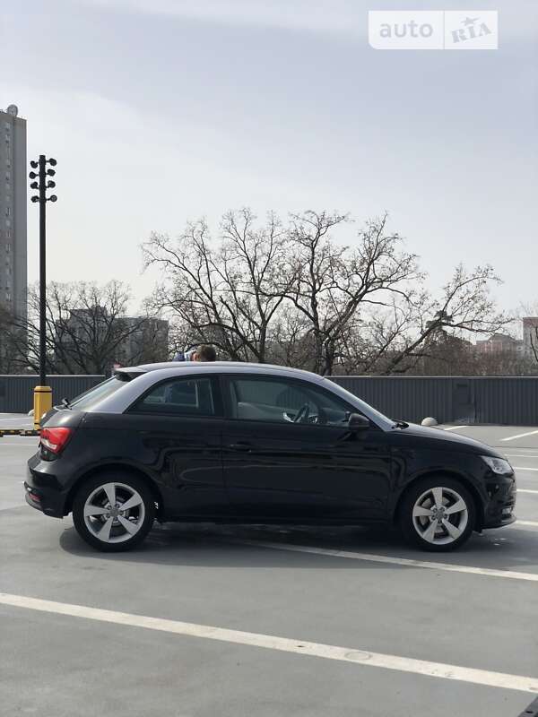 Хэтчбек Audi A1 2015 в Киеве