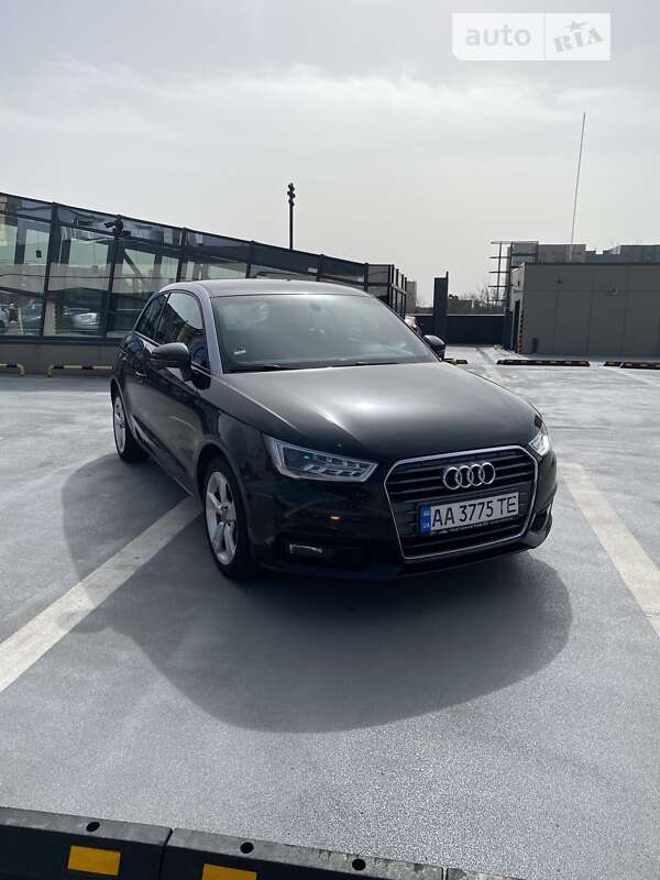 Хэтчбек Audi A1 2015 в Киеве