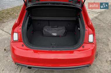 Хэтчбек Audi A1 2014 в 