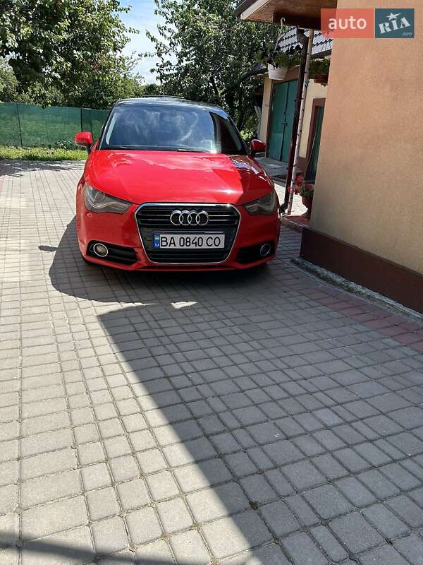 Хэтчбек Audi A1 2010 в Знаменке