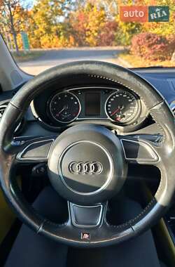 Хетчбек Audi A1 2011 в 