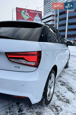 Хэтчбек Audi A1 2015 в Киеве