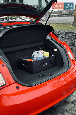 Хетчбек Audi A1 2012 в 