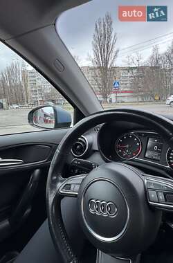 Хэтчбек Audi A1 2012 в 