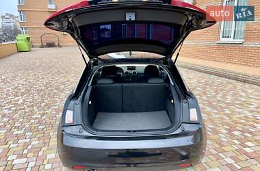 Хэтчбек Audi A1 2010 в 