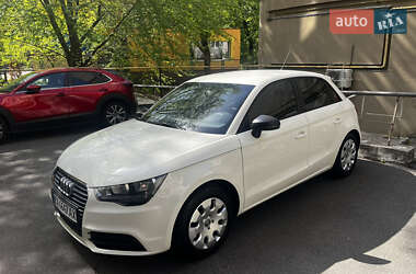 Хэтчбек Audi A1 2013 в 