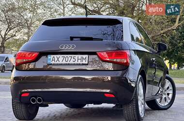 Хэтчбек Audi A1 2011 в 