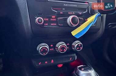 Хэтчбек Audi A1 2011 в 
