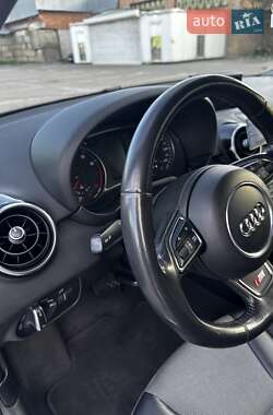 Хетчбек Audi A1 2011 в 