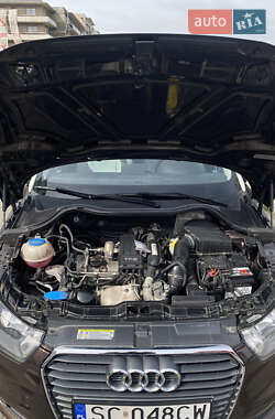 Хэтчбек Audi A1 2010 в 