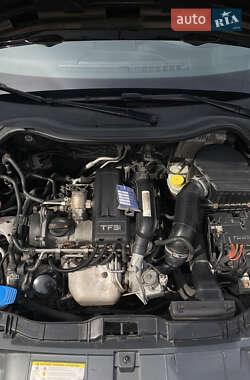 Хэтчбек Audi A1 2010 в 