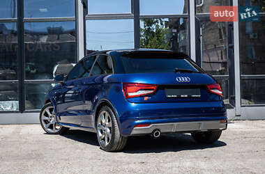 Хетчбек Audi A1 2015 в 