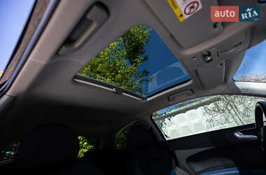Хетчбек Audi A1 2015 в 