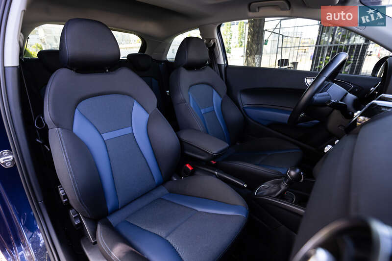 Хэтчбек Audi A1 2015 в Киеве