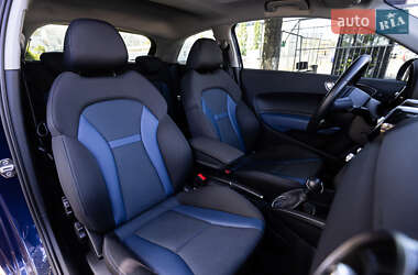 Хетчбек Audi A1 2015 в 