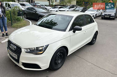 Хэтчбек Audi A1 2013 в 