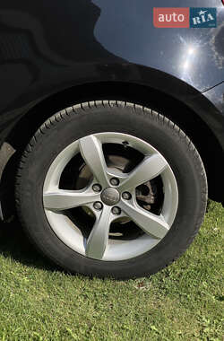 Хетчбек Audi A1 2011 в 