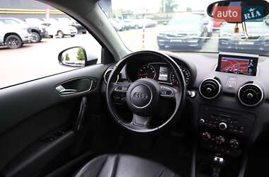 Хэтчбек Audi A1 2012 в 