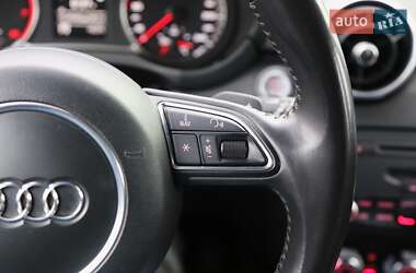 Хэтчбек Audi A1 2012 в 