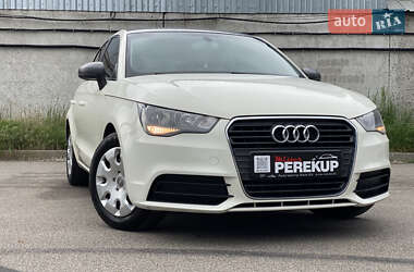Хэтчбек Audi A1 2013 в 